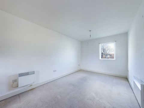 View Full Details for Flat 4 62 London Road, Gloucester, Gloucestershire, GL1 3PB, UK