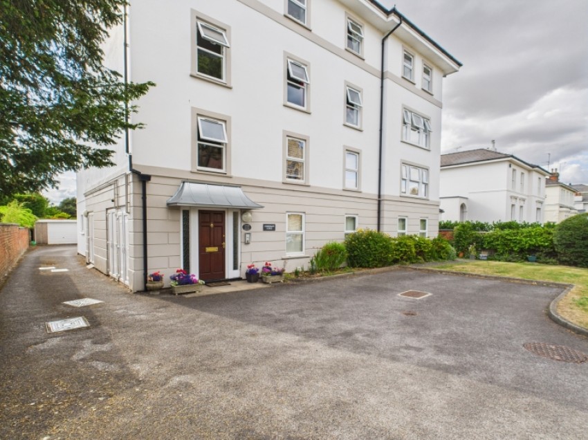 Images for Codenham Lodge, Cheltenham GL51 3AB