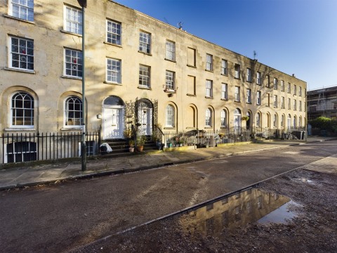View Full Details for Wellington Parade, Gloucester, Gloucestershire, GL1