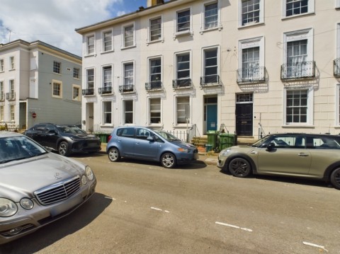View Full Details for 34 Montpellier Villas, Cheltenham, Gloucestershire, GL50 2XQ, UK