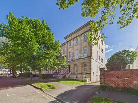 View Full Details for Queens Parade, Cheltenham