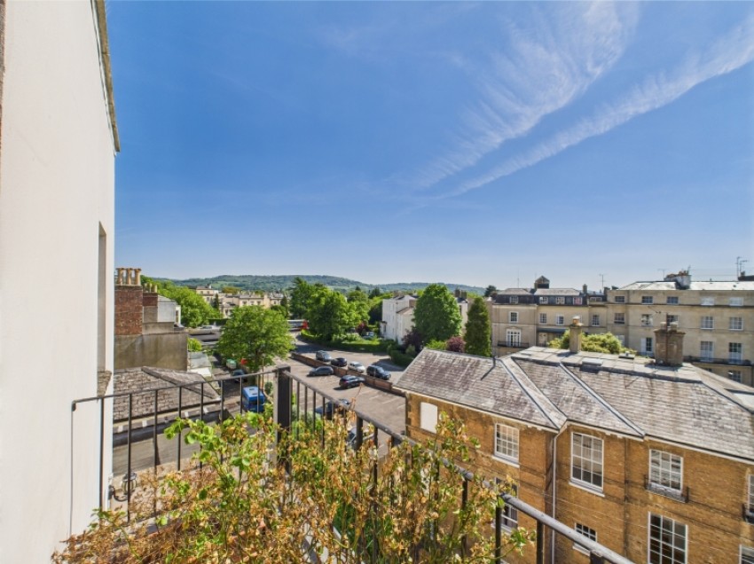 Images for 10 Queens Parade, Cheltenham GL50