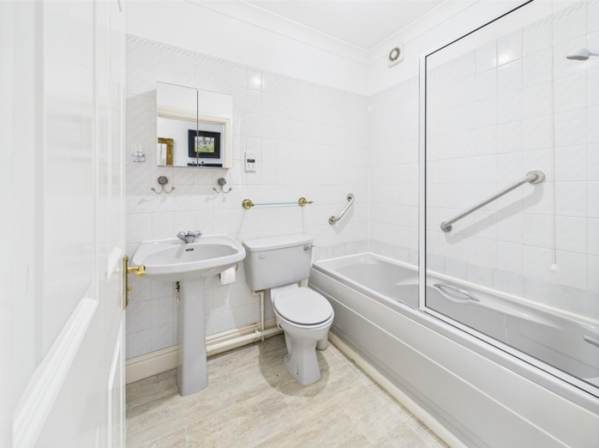 Images for 10 Queens Parade, Cheltenham GL50