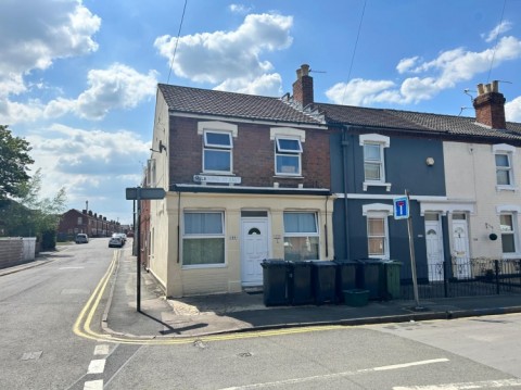 View Full Details for 130 Melbourne Street East, Gloucester, Gloucestershire, GL1 4NR, UK