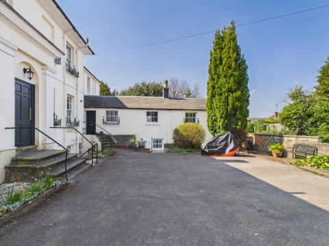 View Full Details for Charlton Lawn Cudnall Street