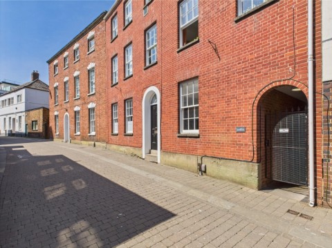 View Full Details for Apartment 3 19 St. Johns Lane, Gloucester, Gloucestershire, GL1 2AT, UK