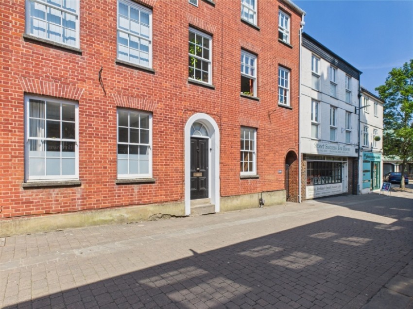 Images for 19 St. Johns Lane, Gloucester GL1