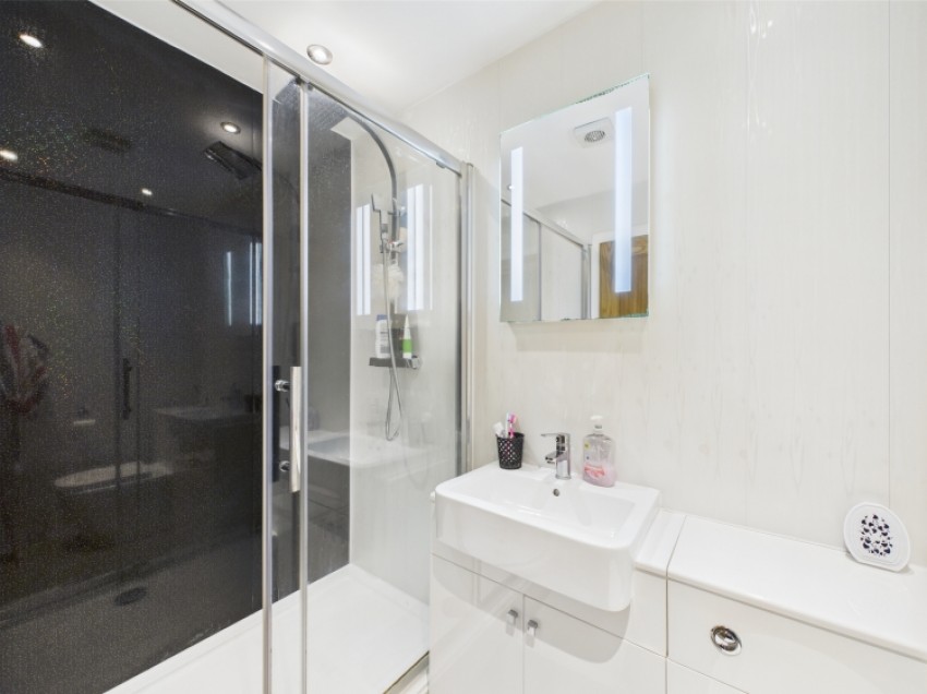 Images for 19 St. Johns Lane, Gloucester GL1