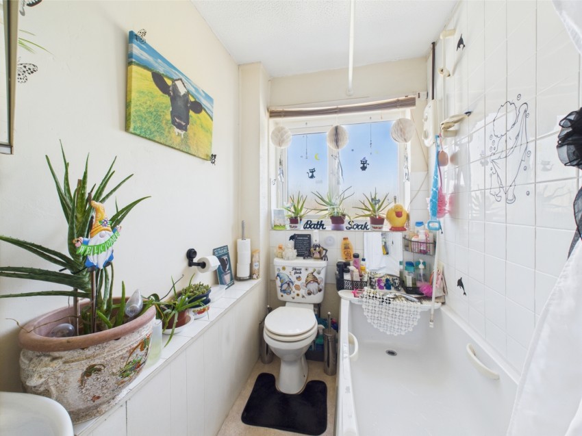 Images for Thistle Downs, Northway, Tewkesbury