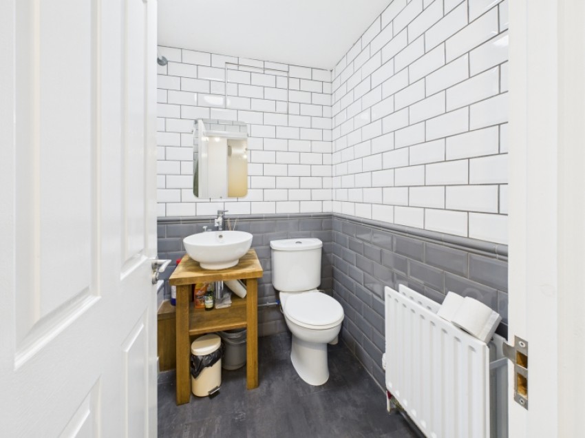 Images for 21 Brunswick Square, Gloucester GL1