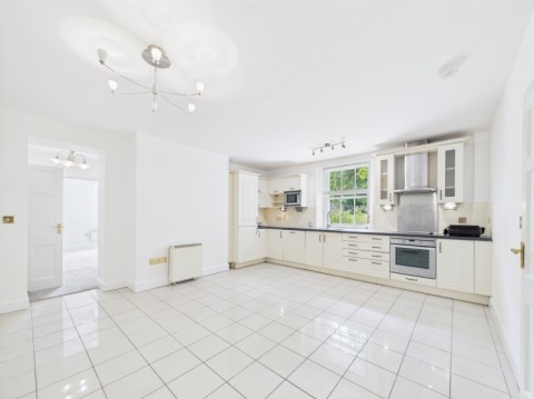 View Full Details for Flat B Benton House, Harefield Grove, Cheltenham, Gloucestershire, GL50 2SF, UK