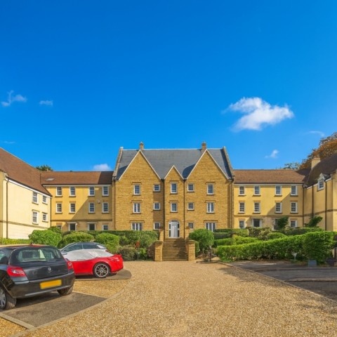 View Full Details for 22 The Grove Browns Lane, Stonehouse, Gloucestershire, GL10 2JN, UK