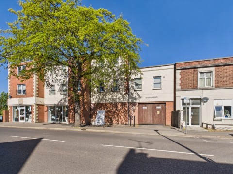 View Full Details for Flat 3 Queens Gate, Gloucester Road, Cheltenham, Gloucestershire, GL51 8QA, UK